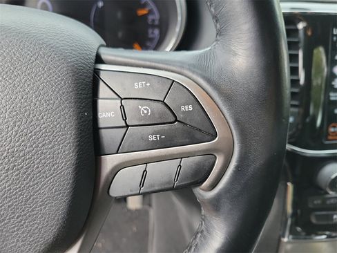 Used 2021 Jeep Grand Cherokee Laredo X image 25