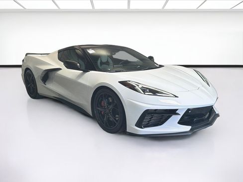Used 2021 Chevrolet Corvette Stingray Preferred Cpe w/ Z51 Performance Package RWD image 3