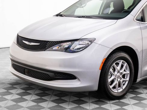 Used 2023 Chrysler Voyager LX image 36