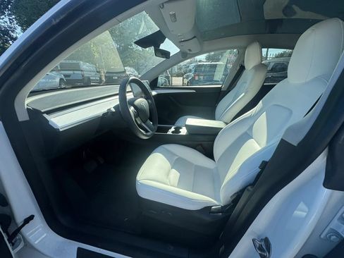 Used 2023 Tesla Model Y Long Range AWD/4WD image 4