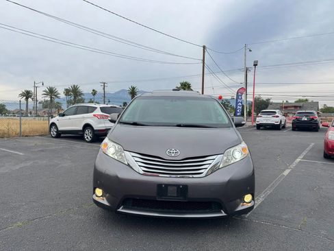 Used 2013 Toyota Sienna Limited w/ Premium Pkg image 14