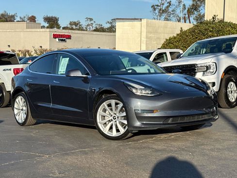 Used 2019 Tesla Model 3 Mid Range image 2