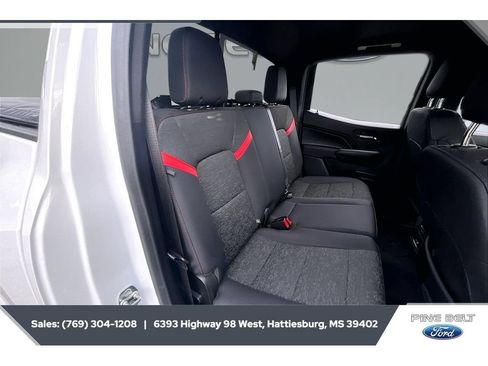 Used 2024 Chevrolet Colorado Z71 w/ Z71 Convenience Package 2 AWD/4WD image 21