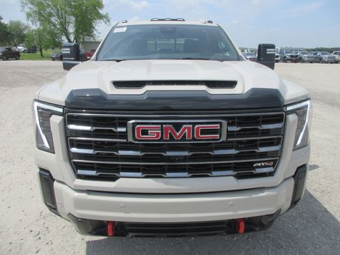 New 2026 GMC Sierra 2500 AT4 w/ AT4 Premium Plus Package AWD/4WD image 12