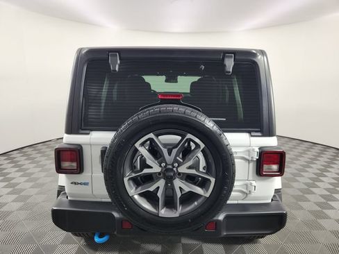 Used 2024 Jeep Wrangler Unlimited AWD/4WD image 4