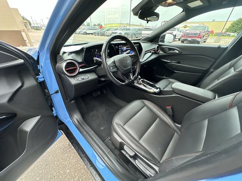 Certified 2024 Chevrolet Trax RS w/ Sunroof Package FWD image 10