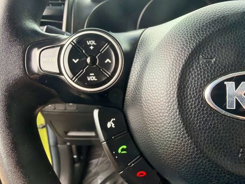 Used 2019 Kia Soul FWD image 29