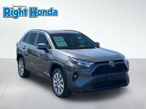 Used 2025 Toyota RAV4 XLE Premium AWD/4WD image 7