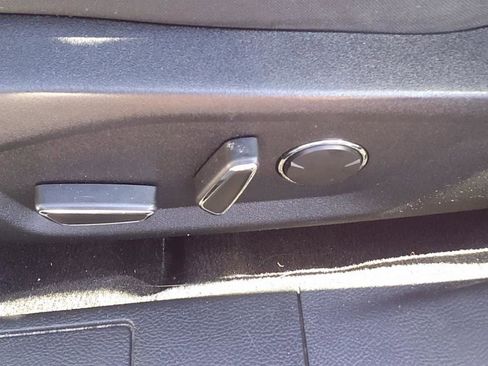 Used 2020 Ford Fusion SE image 17