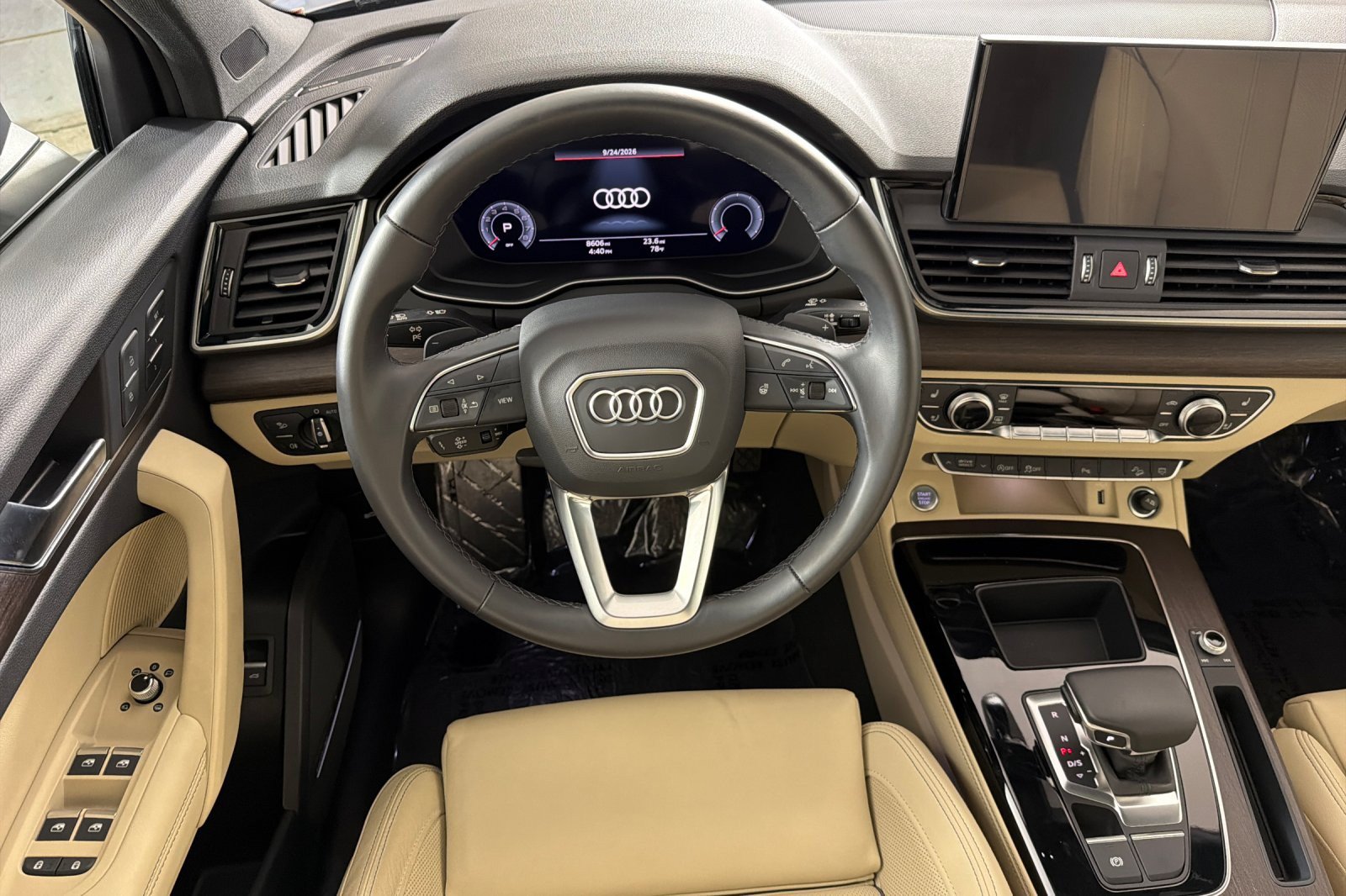 Used 2023 Audi Q5 2.0T Premium Plus w/ Premium Plus Package AWD/4WD image 13