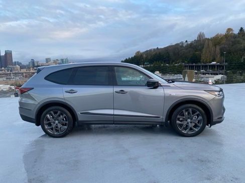 Used 2023 Acura MDX A-Spec image 2