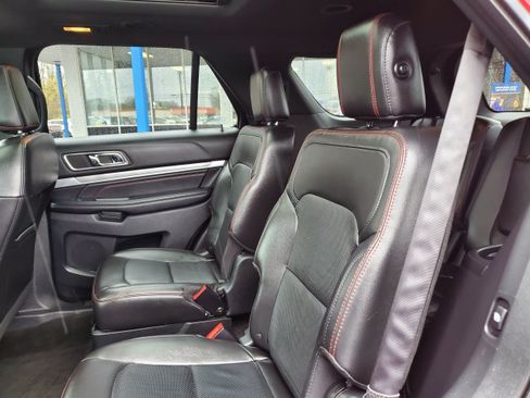 Used 2018 Ford Explorer Sport w/ Equipment Group 401A AWD/4WD image 29