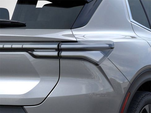 New 2026 Chevrolet Equinox EV LT image 11