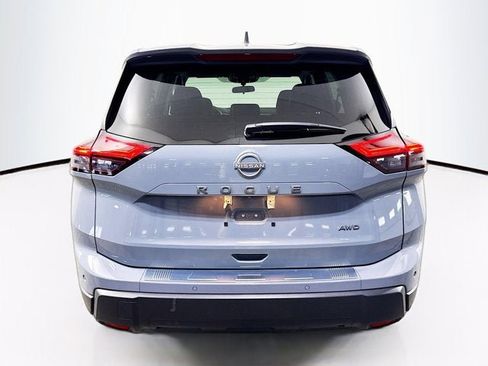 Certified 2026 Nissan Rogue SV AWD/4WD image 6