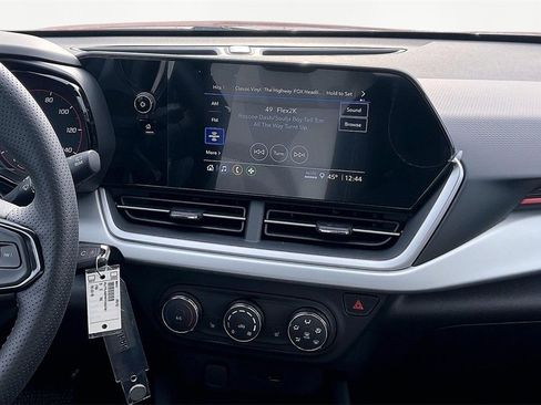 New 2026 Chevrolet Trax RS w/ Sunroof Package image 7