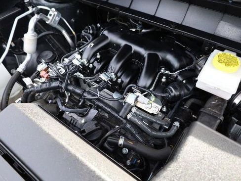 Certified 2025 Nissan Pathfinder SL w/ SL Premium Package FWD image 32