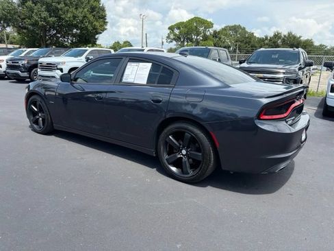 Used 2016 Dodge Charger R/T RWD image 4
