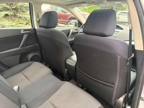 Used 2013 MAZDA MAZDA3 i Touring FWD image 23