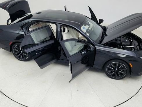 Used 2026 BMW 740i w/ Premium Package RWD image 87