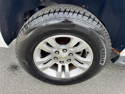 Used 2015 Chevrolet Suburban LT image 15