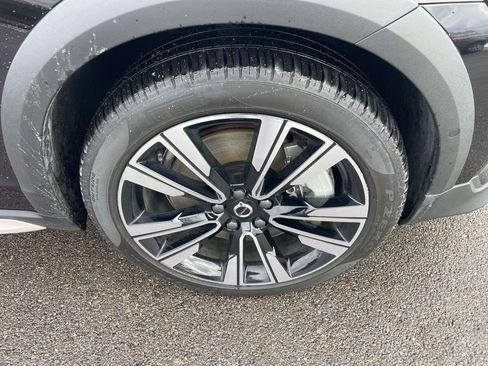 Certified 2025 Volvo V60 B5 Cross Country Ultra image 13