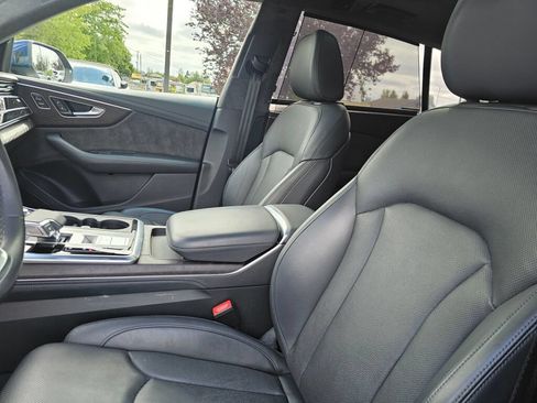 Used 2021 Audi Q8 Prestige AWD/4WD image 26