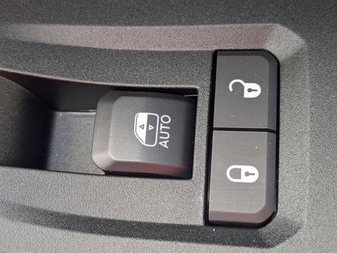 New 2026 Jeep Grand Cherokee L 2WD image 34