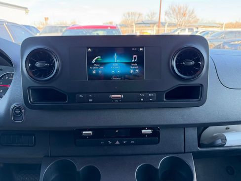 Used 2022 Mercedes-Benz Sprinter 3500 image 15