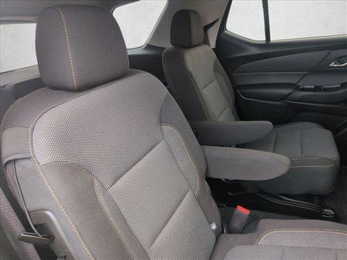 Used 2020 Chevrolet Traverse LT image 21