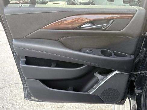 Used 2019 Cadillac Escalade ESV Premium Luxury AWD/4WD image 13