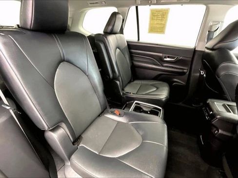 Used 2025 Toyota Grand Highlander AWD image 19