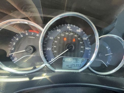 Used 2016 Toyota Corolla LE FWD image 8