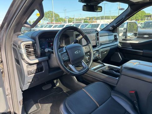 Used 2023 Ford F250 Platinum AWD/4WD image 9