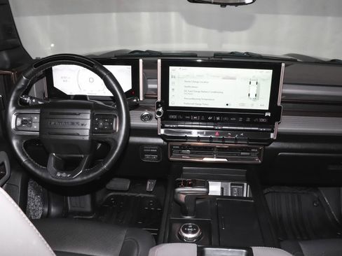 Used 2024 GMC Hummer EV 3X image 28