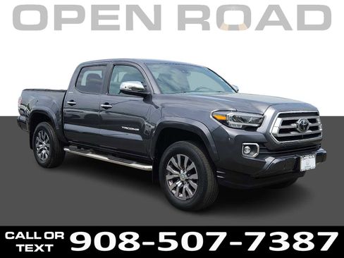 Used 2022 Toyota Tacoma Limited AWD/4WD image 1