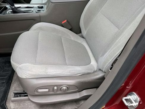 Used 2018 Chevrolet Traverse LT FWD image 19