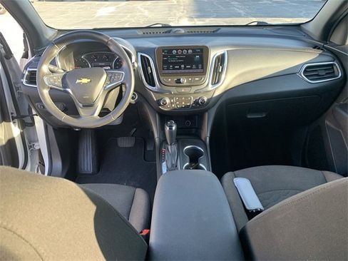 Used 2018 Chevrolet Equinox LT image 19