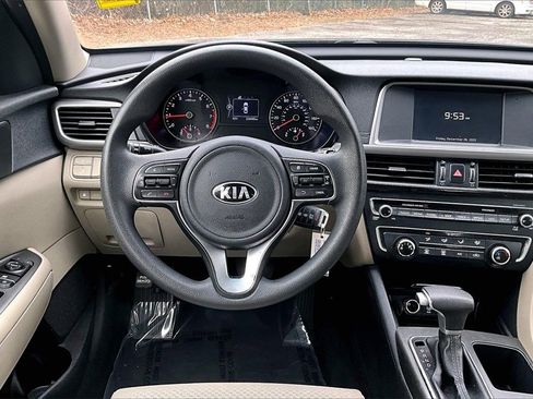 Used 2018 Kia Optima LX w/ 17" Alloy Wheels Package image 9