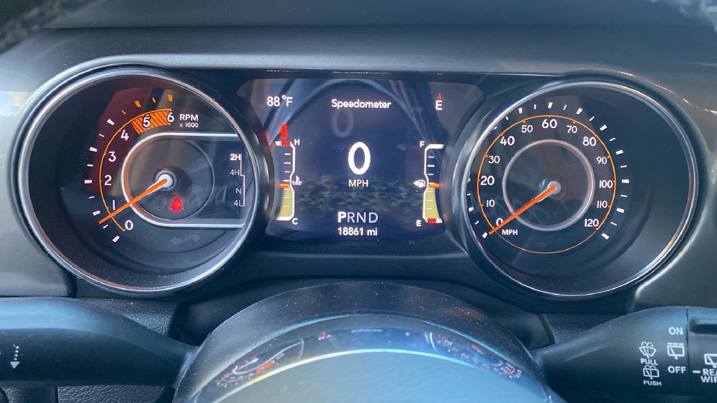Used 2022 Jeep Wrangler Unlimited Sahara w/ LED Lighting Group AWD/4WD image 24