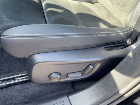 Certified 2023 Volvo C40 P8 Recharge Ultimate image 14