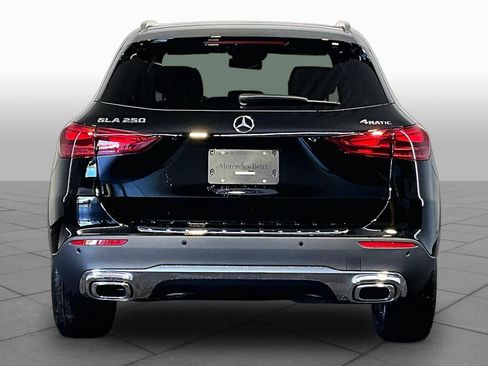 New 2026 Mercedes-Benz GLA 250 4MATIC image 4