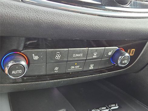 Used 2023 Buick Enclave Essence w/ Experience Buick Package AWD/4WD image 10