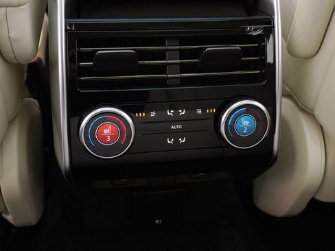 Used 2026 Land Rover Range Rover SE AWD/4WD image 31