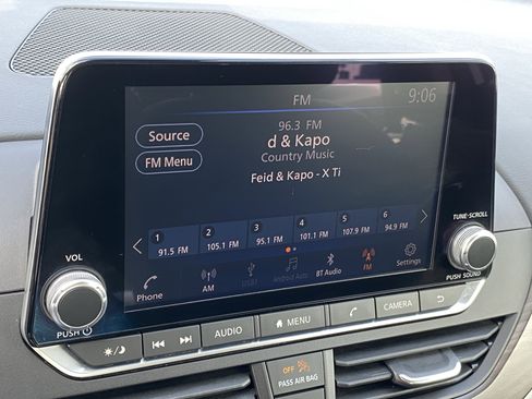 Used 2023 Nissan Altima 2.5 SV image 19