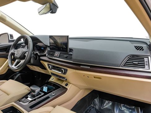 Used 2021 Audi Q5 Prestige w/ Prestige Package image 11