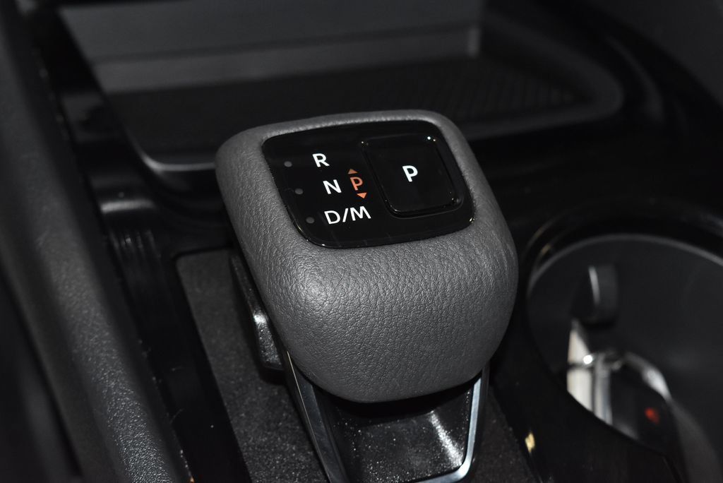 Used 2026 Nissan Rogue S AWD/4WD image 14
