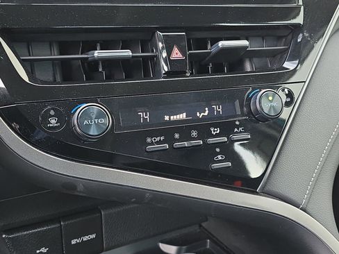 Used 2024 Toyota Camry XSE image 25