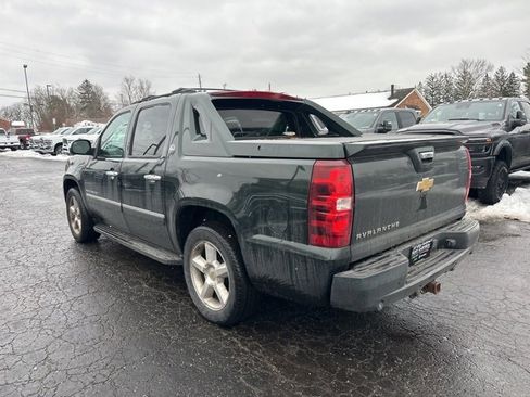 Used 2013 Chevrolet Avalanche LTZ image 5