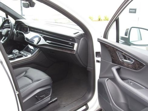 Used 2023 Audi Q7 2.0T Premium Plus w/ Premium Plus Package AWD/4WD image 18