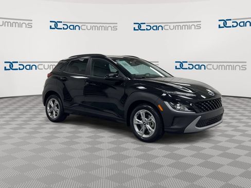 Used 2023 Hyundai Kona SEL AWD/4WD image 2